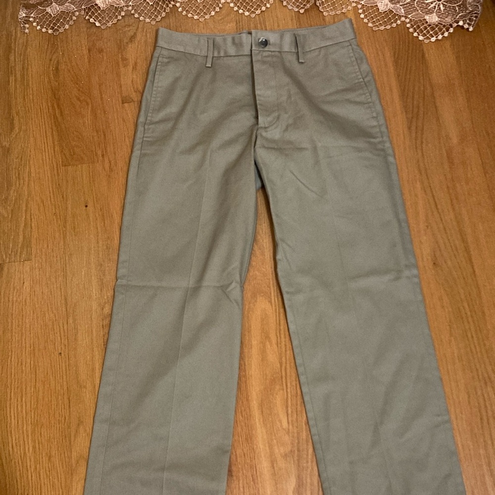 Izod Dark Army Khaki Pants